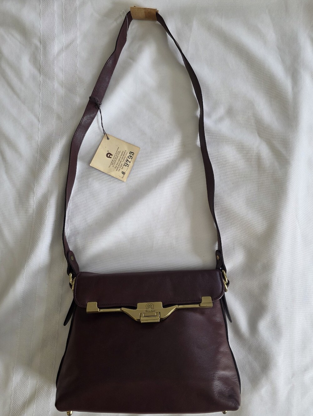 Vintage Etienne Aigner Leather Burgundy Crossbody Shoulder Bag With Gold New Tag